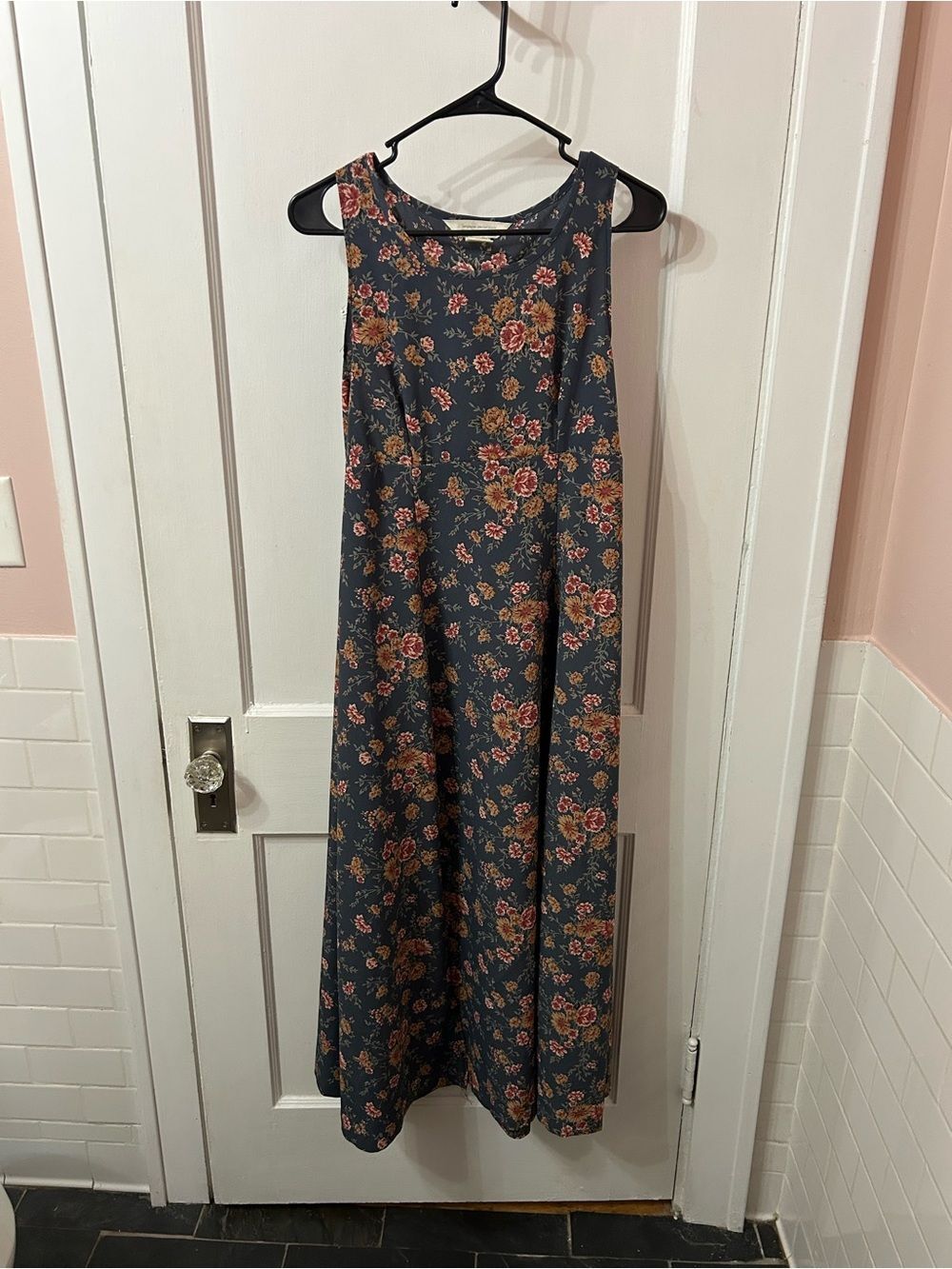 Vintage Sleeveless Floral Maxi Dress in Navy with Pink Roses